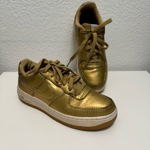 Nike Air Force 1 Gold LV8 Low Sneakers Size 5.5Y